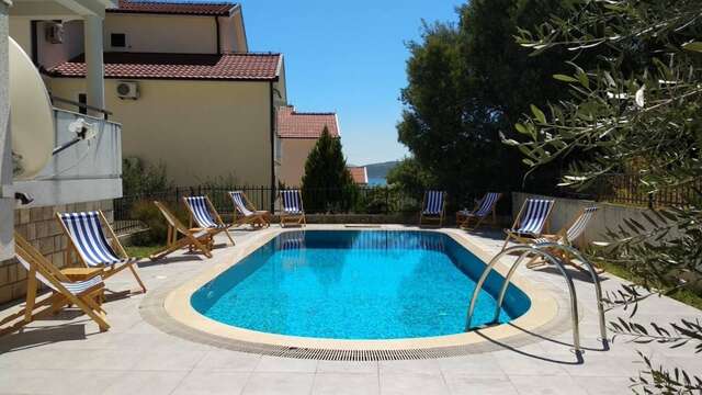 Апартаменты Porto Bello Gold (See view & Swimming pool) Баошичи-4